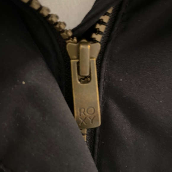 Roxy Women’s Winter Coat – Size Small – Dark Navy – Faux Fur on Hood - Picture 5 of 9